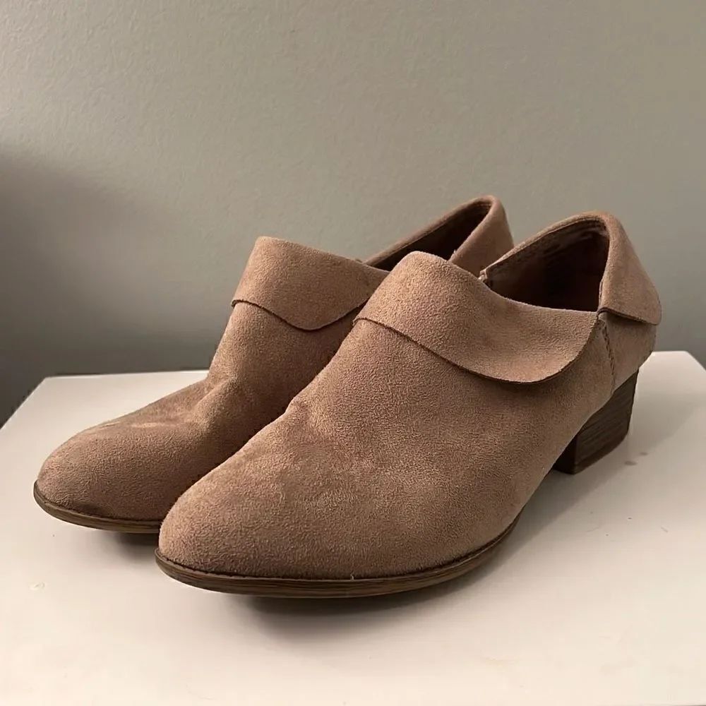 American Eagle Suede Booties